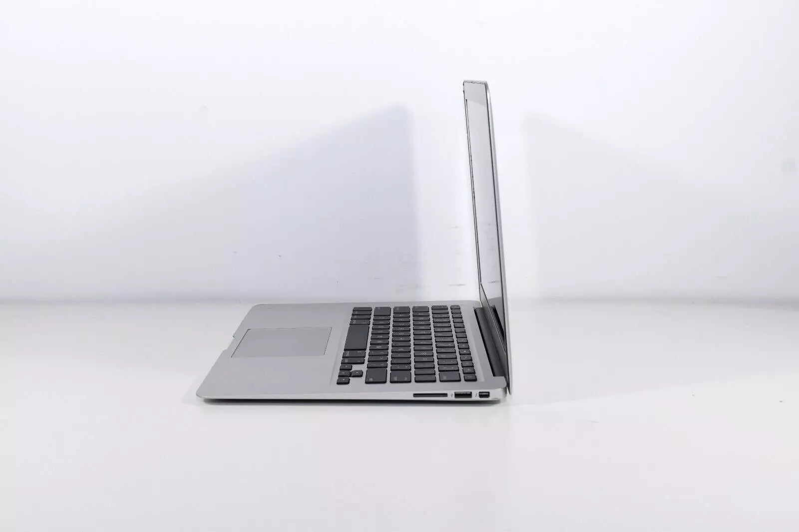Apple (Renewed) Macbook Air A1466 13.3-Inch Laptop (Core I7/8Gb/256Gb/Sierra/Integrated Graphics), Silver