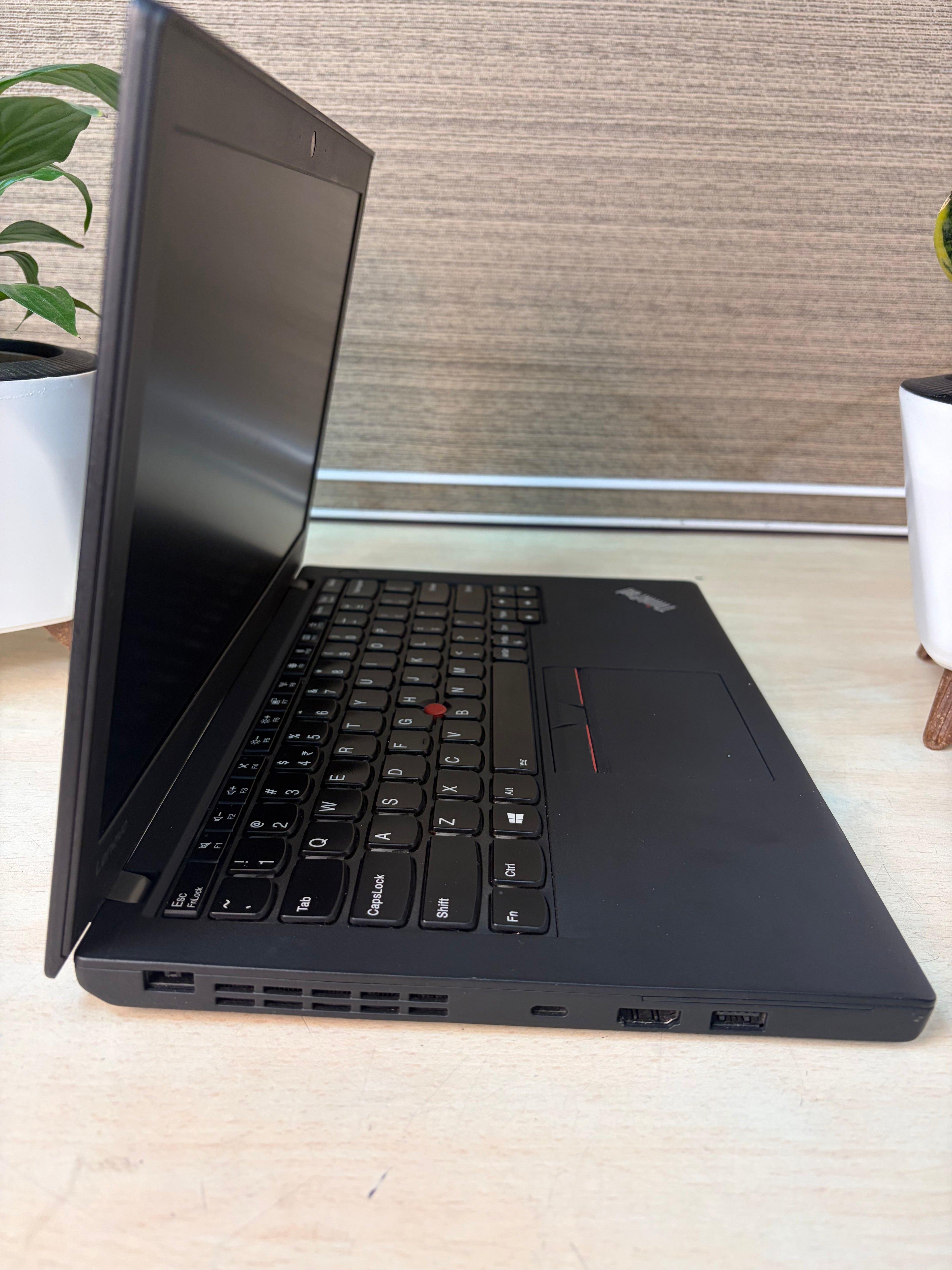 Refurbished Lenovo ThinkPad X260 (Core i5 6th Gen | 8GB RAM | 256GB SSD) – Big PC Bazaar