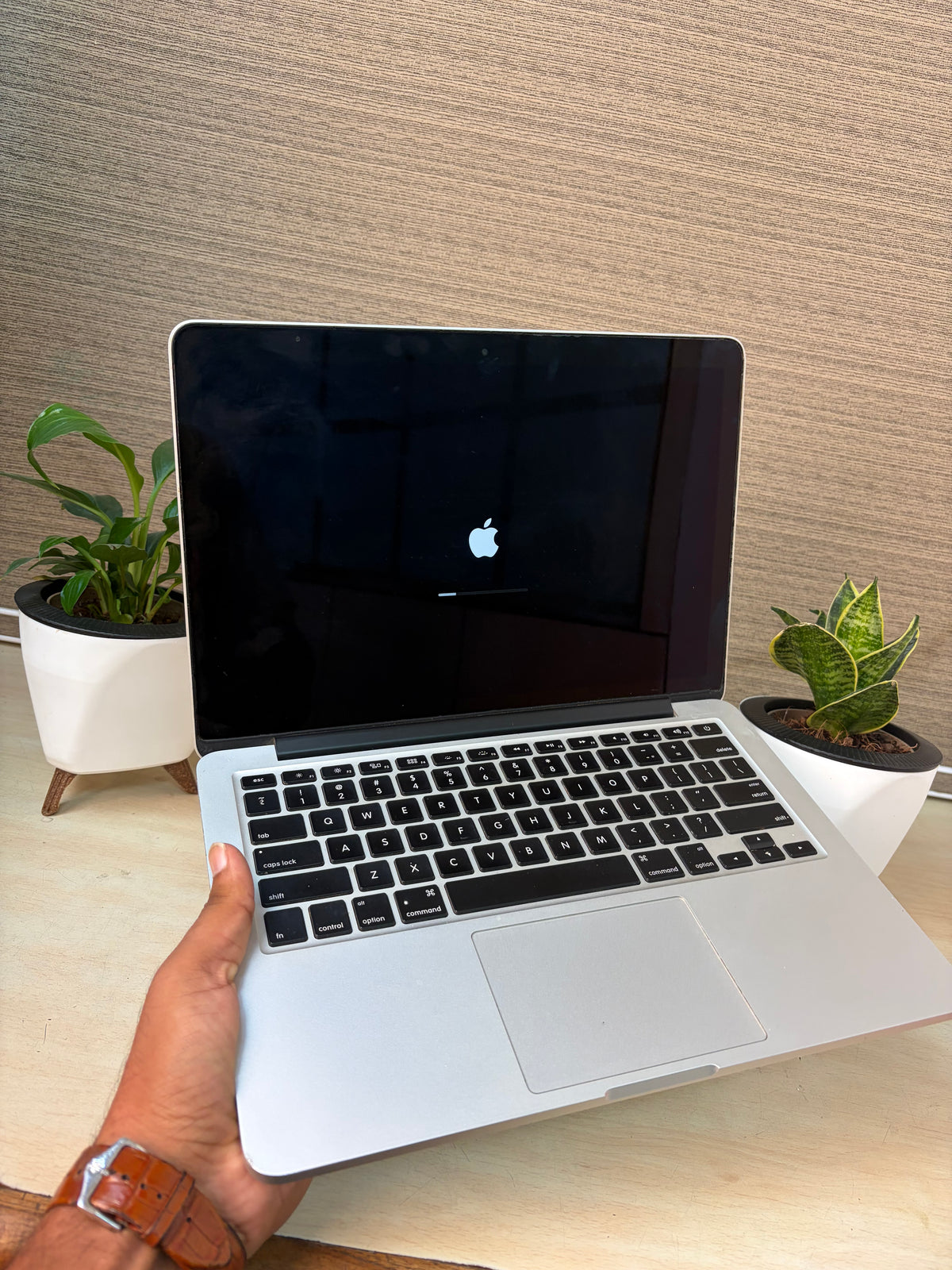 Refurbished Apple MacBook Pro 13-inch 2015 A1502 (Core i5 | 8GB RAM | 256GB SSD) – Big PC Bazaar